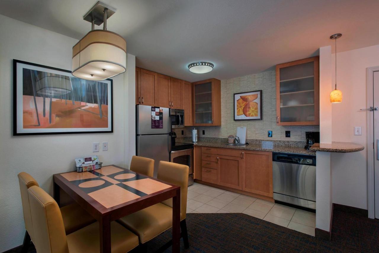 Residence Inn Bryan College Station Bagian luar foto